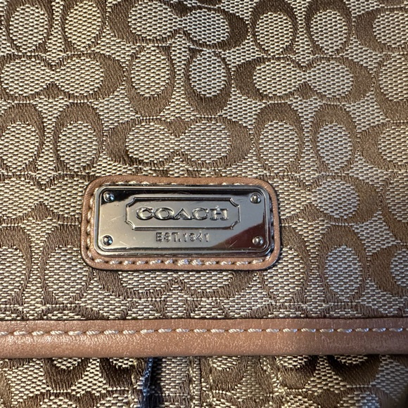 Coach shoulder bag with multiple pockets and zipper pocket. Great condition. - Picture 6 of 7